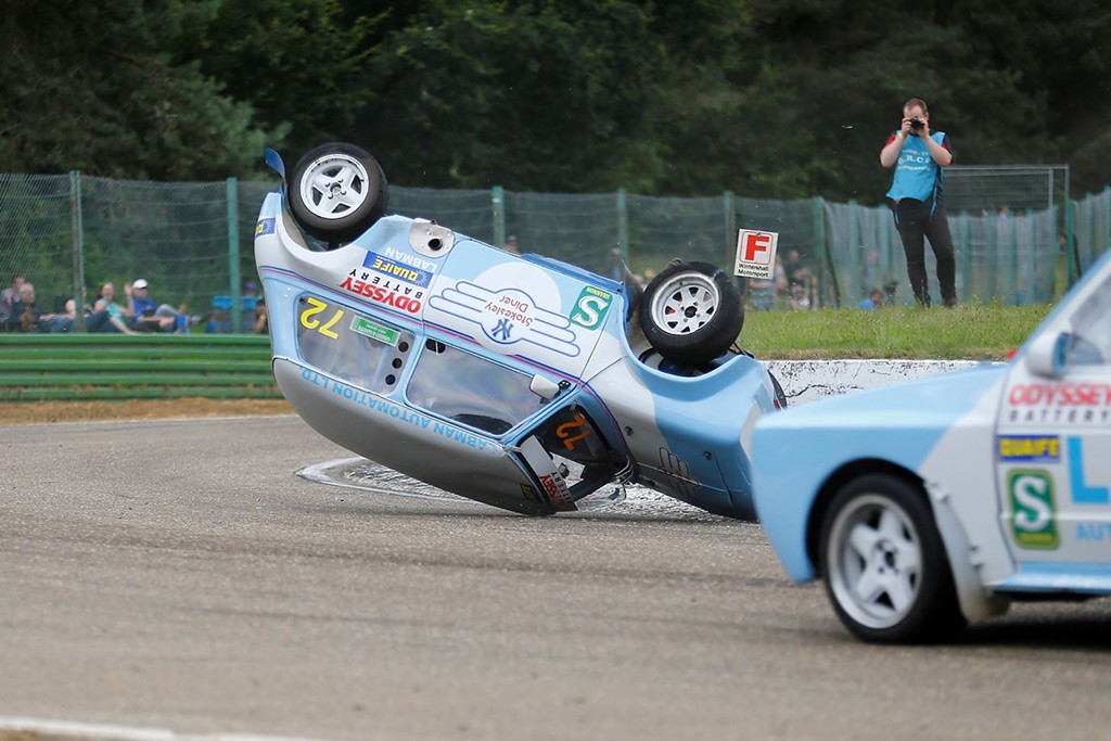 Stewart Bowes rolls his Mini ©Trev Coulson/Retro Rallycross