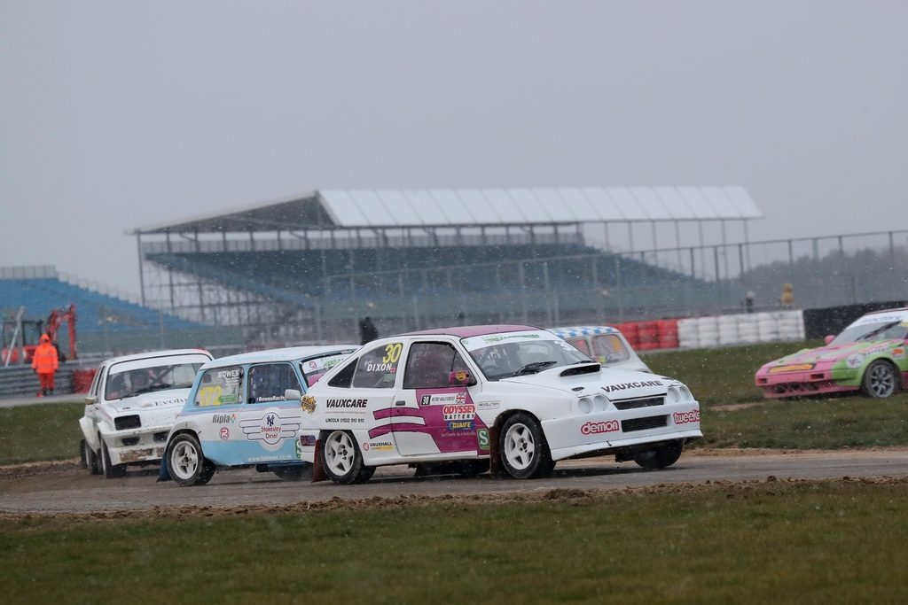 gary dixon leading from stewart bowes